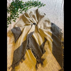 Tan and Black Poncho w/ Beartooth Closure Apt. 9